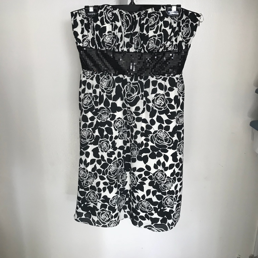White House Black Market strapless dress